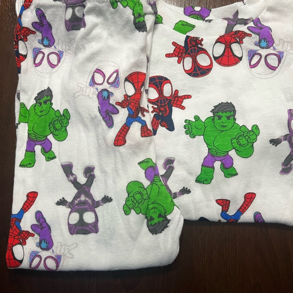 Marvel Kids Pajama Set - White with Green and Red